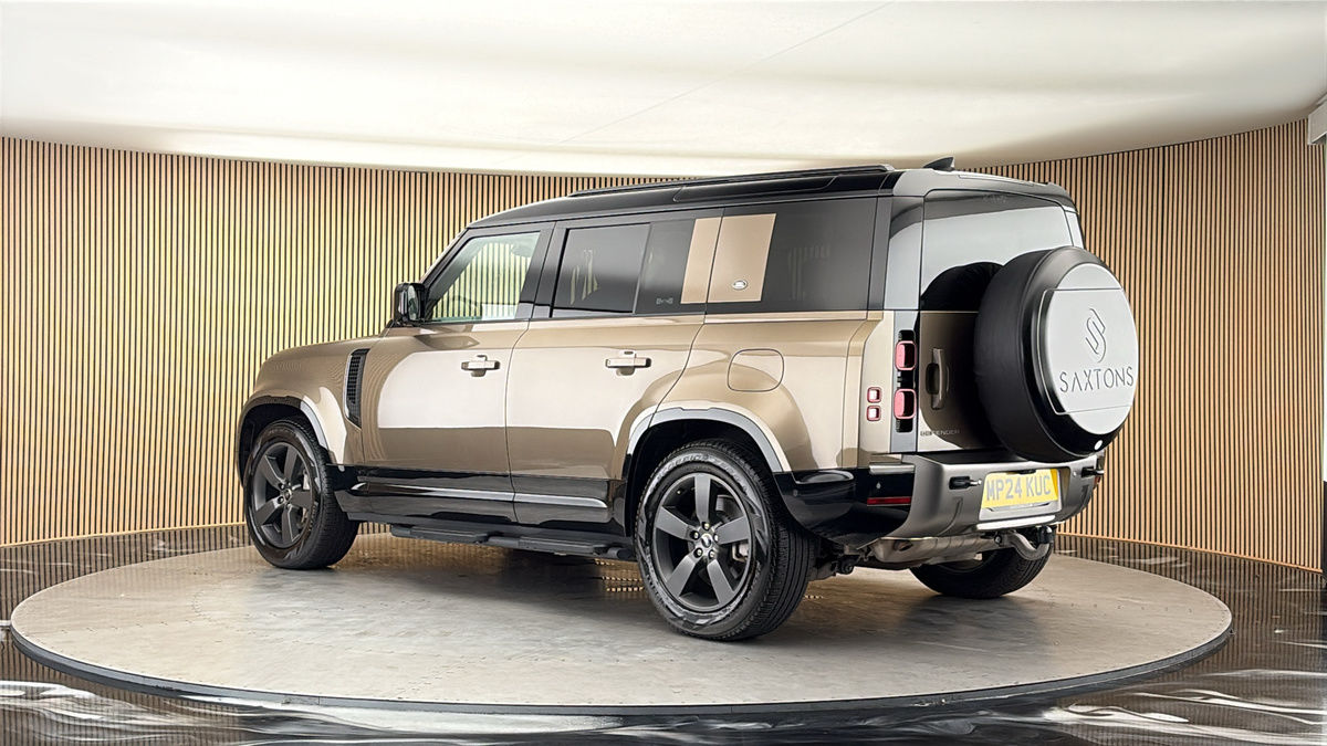 More views of Land Rover Defender 110