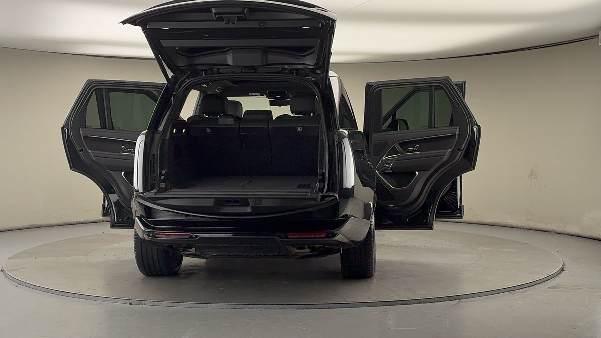 More views of Land Rover Range Rover