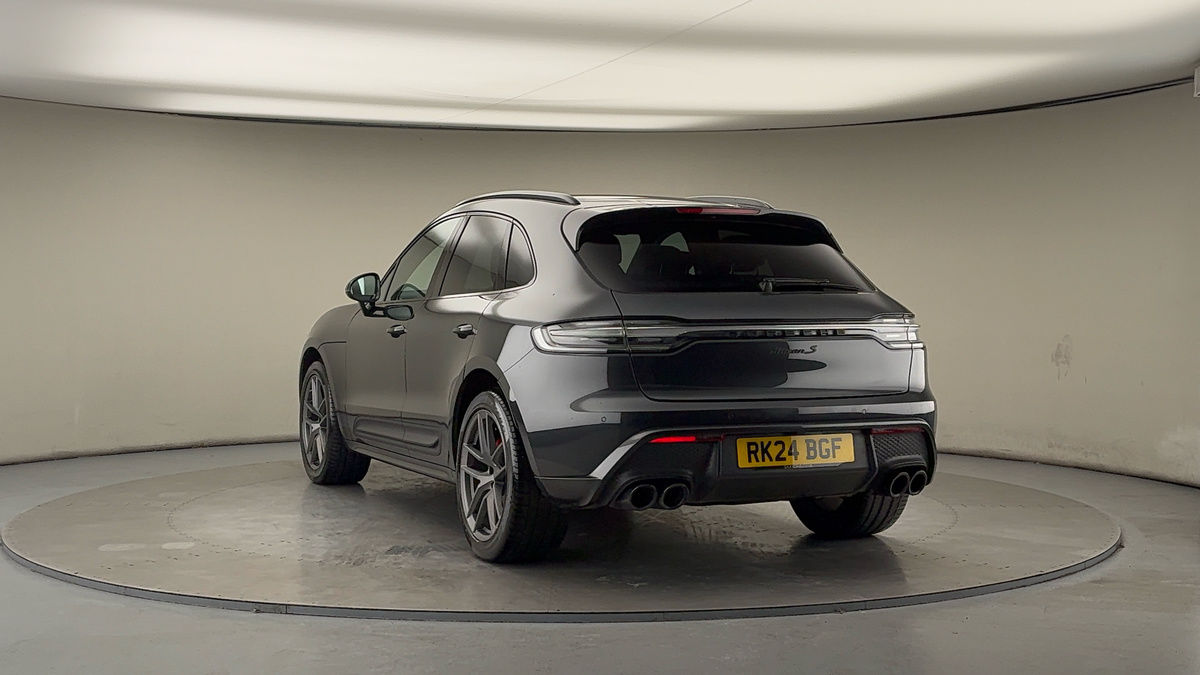 More views of Porsche Macan