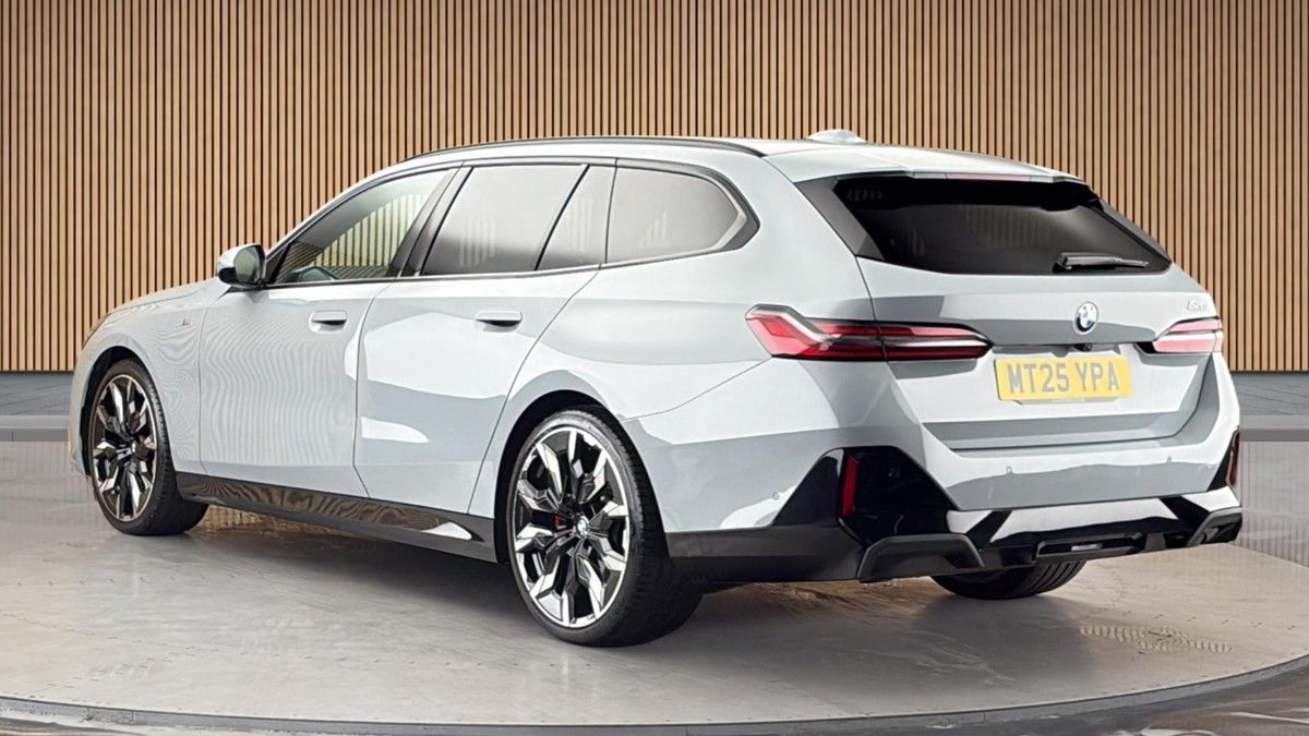 BMW 5 Series Image 2