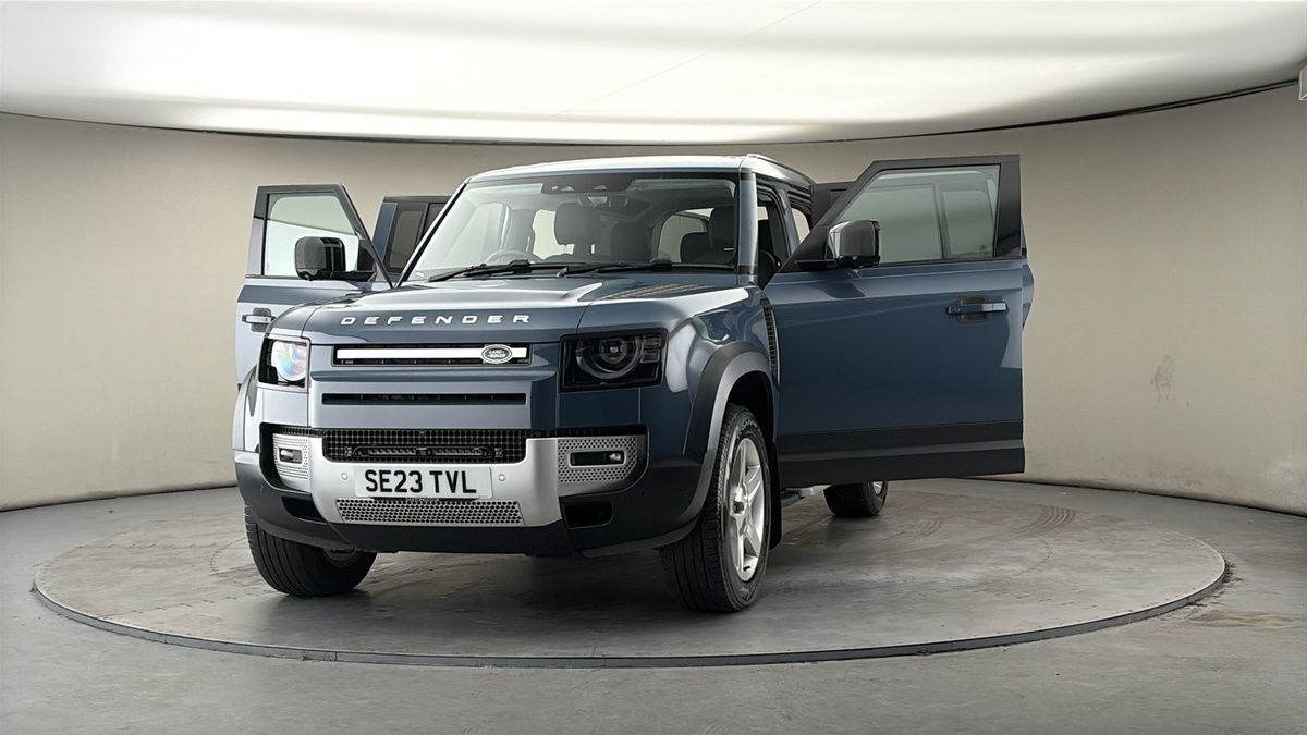 More views of Land Rover Defender 110