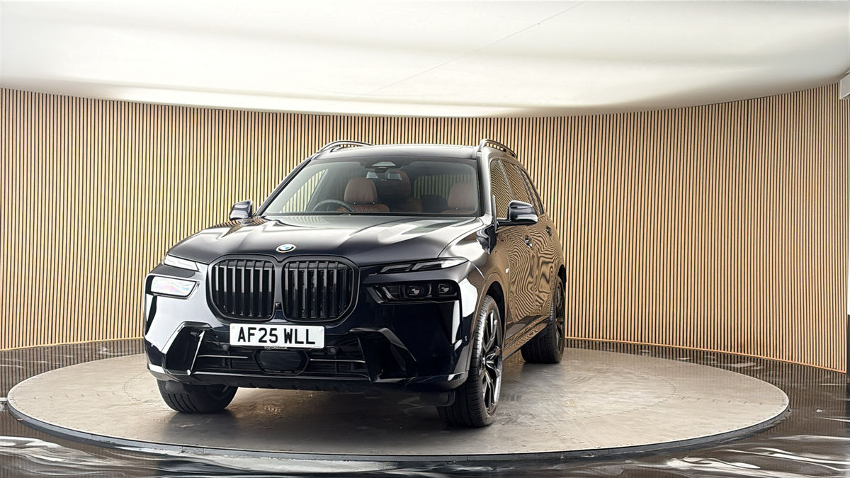 More views of BMW X7