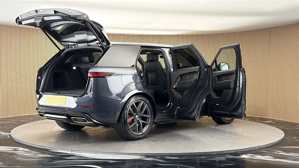 More views of Land Rover Range Rover Sport