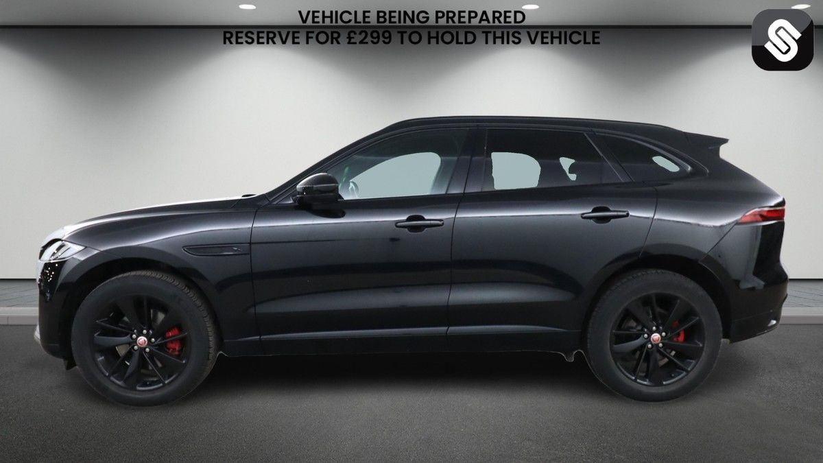 Jaguar F-PACE Image 6