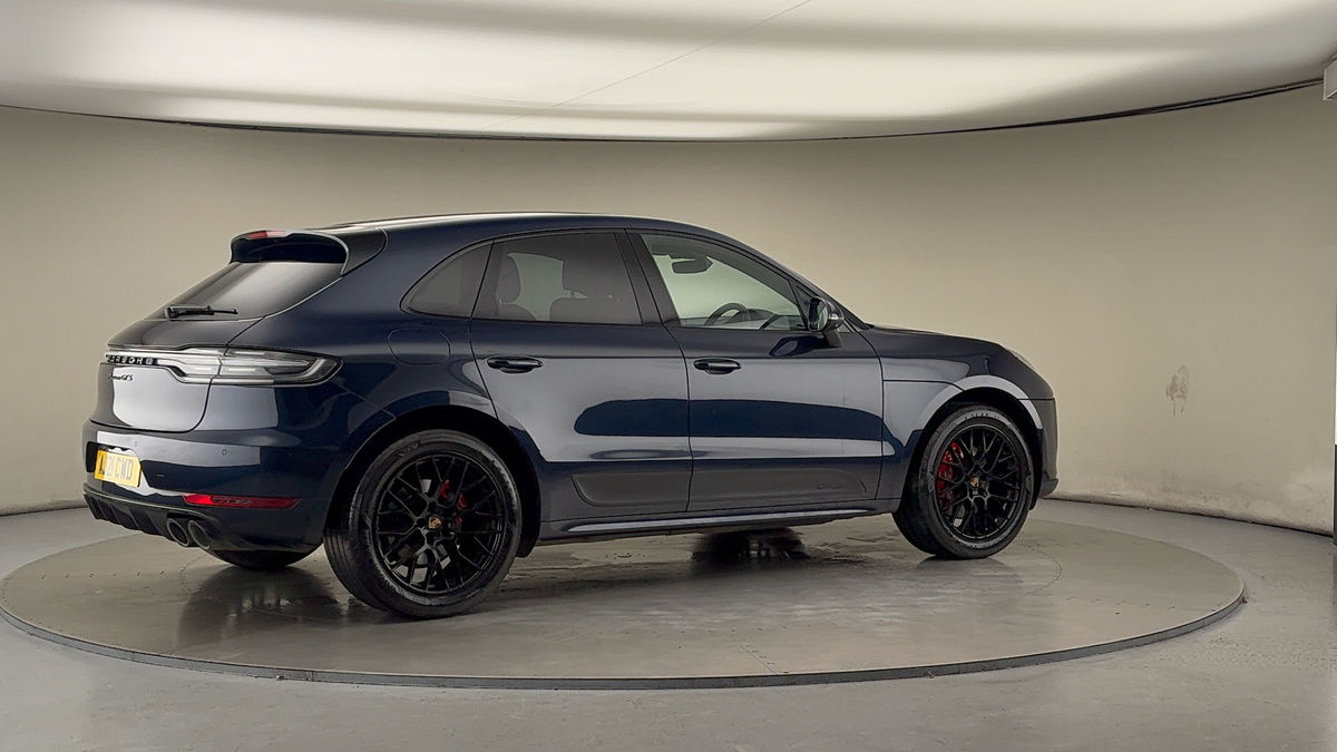More views of Porsche Macan