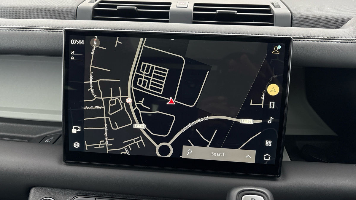 Land Rover Defender 110 Urban Image 17