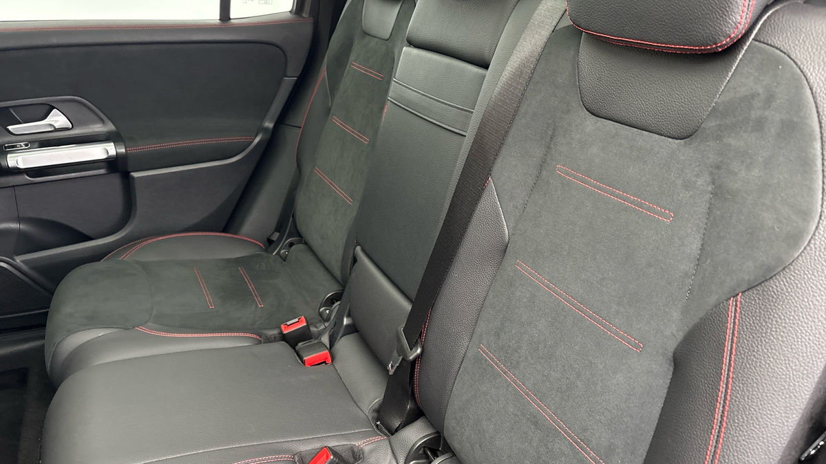 Mercedes-Benz GLB Image 8