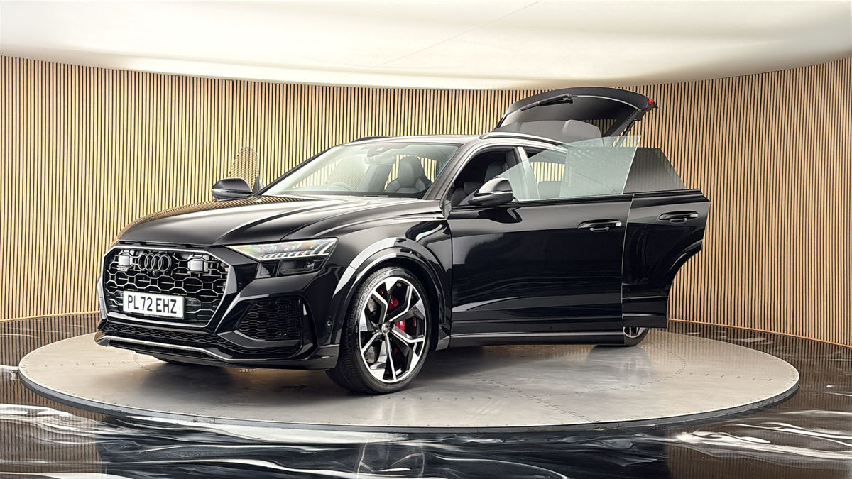 More views of Audi RSQ8