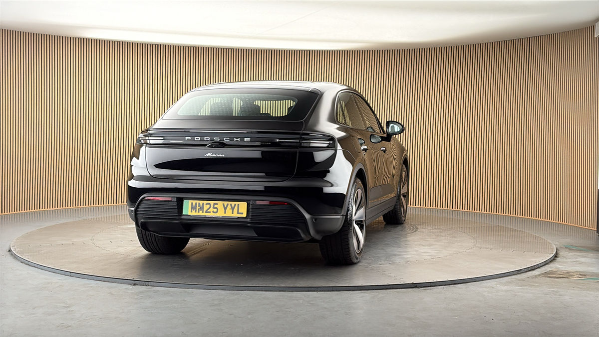More views of Porsche Macan