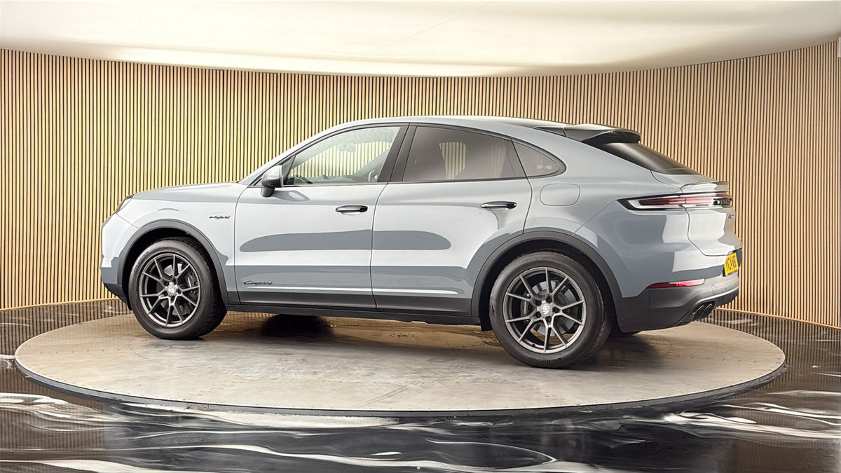 More views of Porsche Cayenne