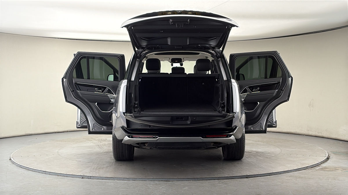 More views of Land Rover Range Rover