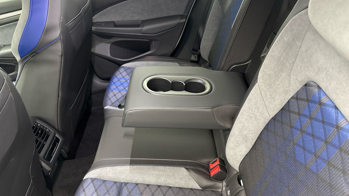 Volkswagen Golf Image 9