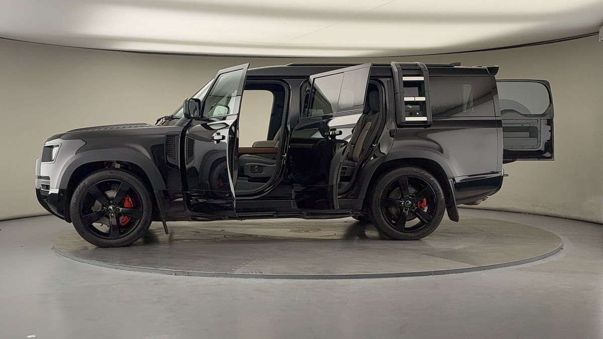 More views of Land Rover Defender 130