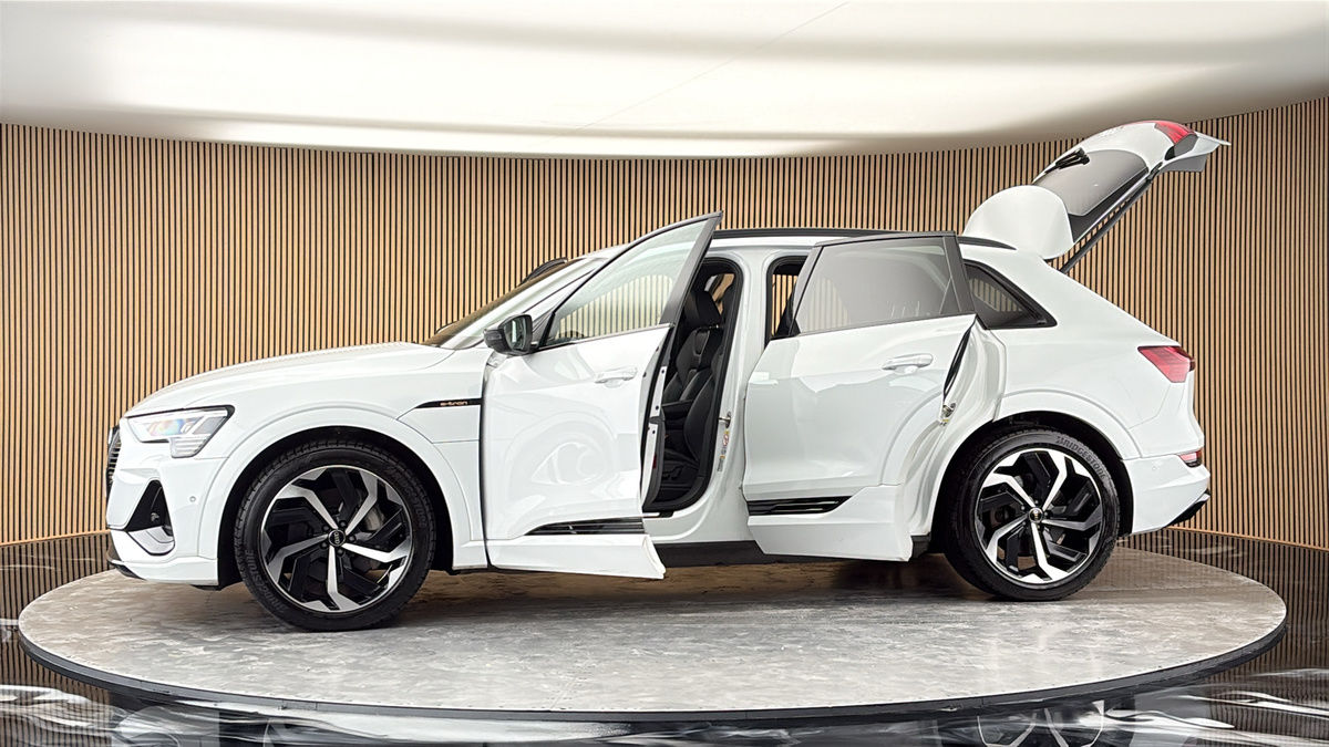More views of Audi e-tron