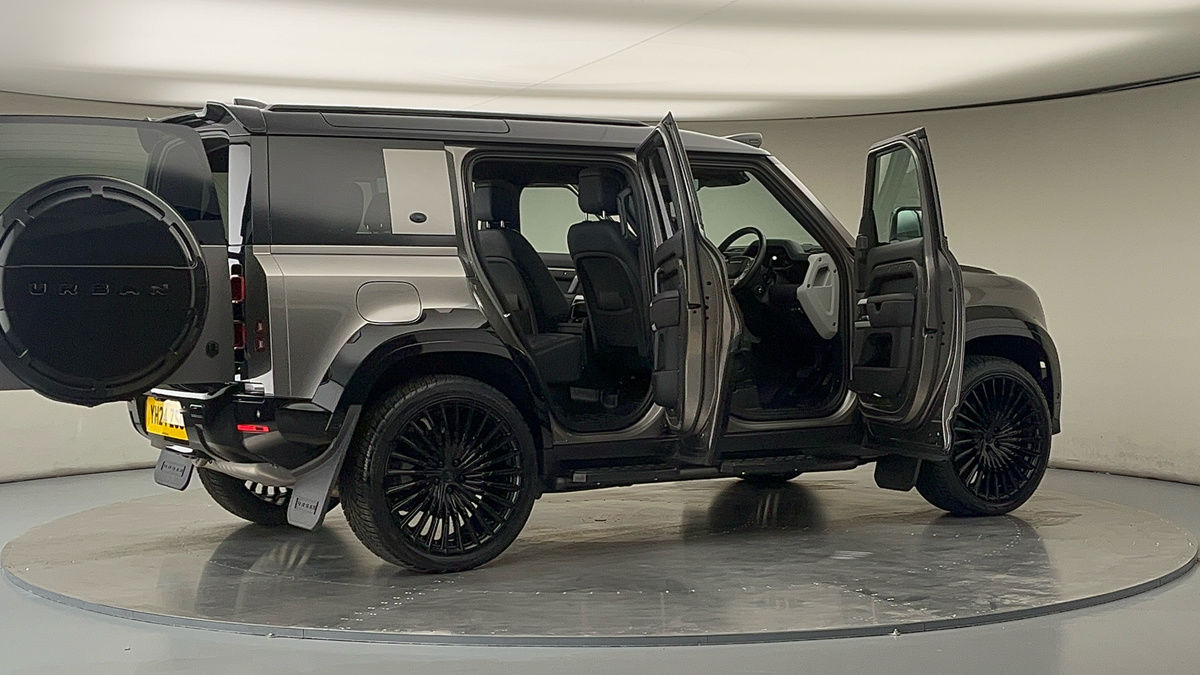 More views of Land Rover Defender 110