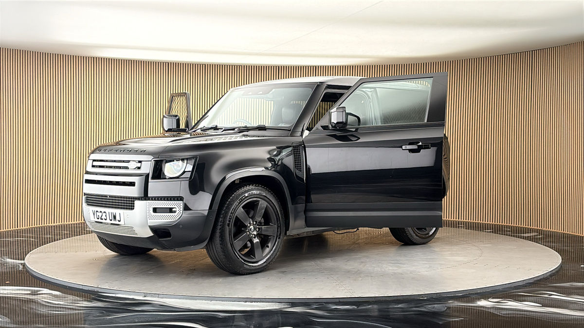 Land Rover Defender 90 Image 22