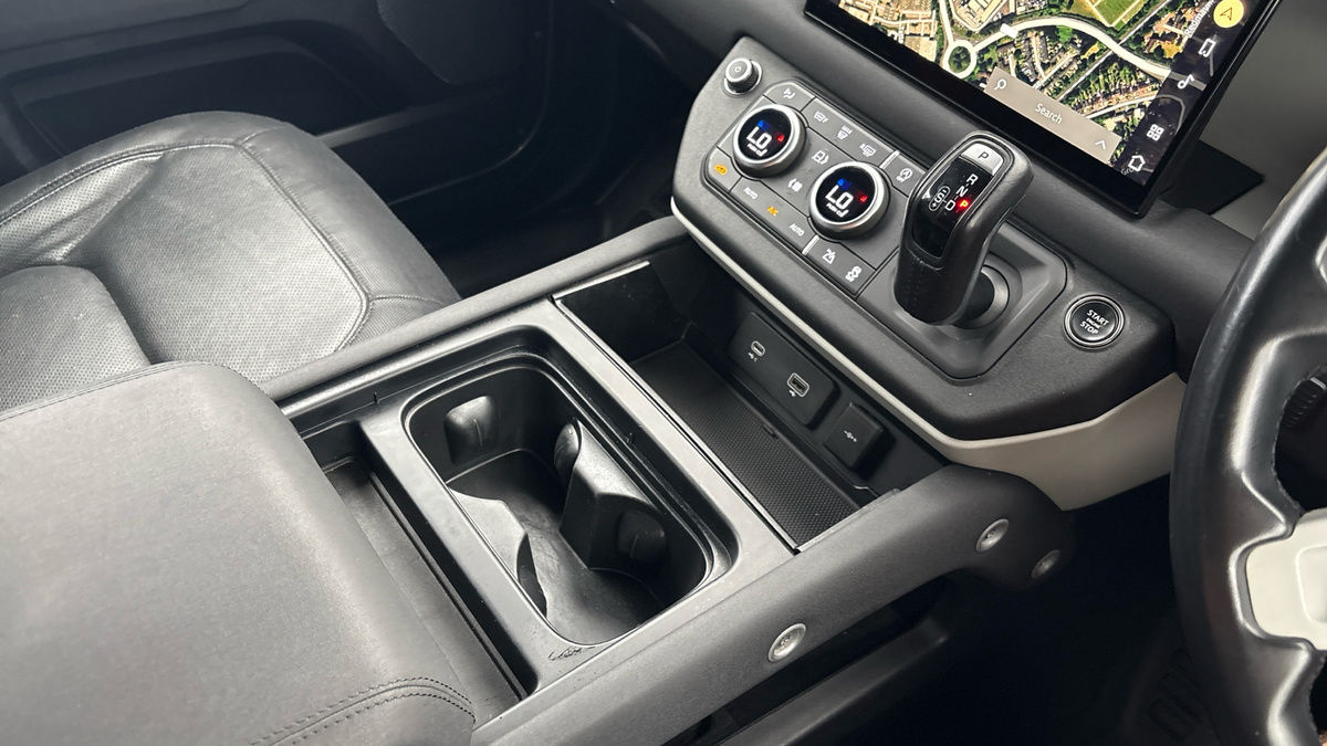 Land Rover Defender 90 Image 18
