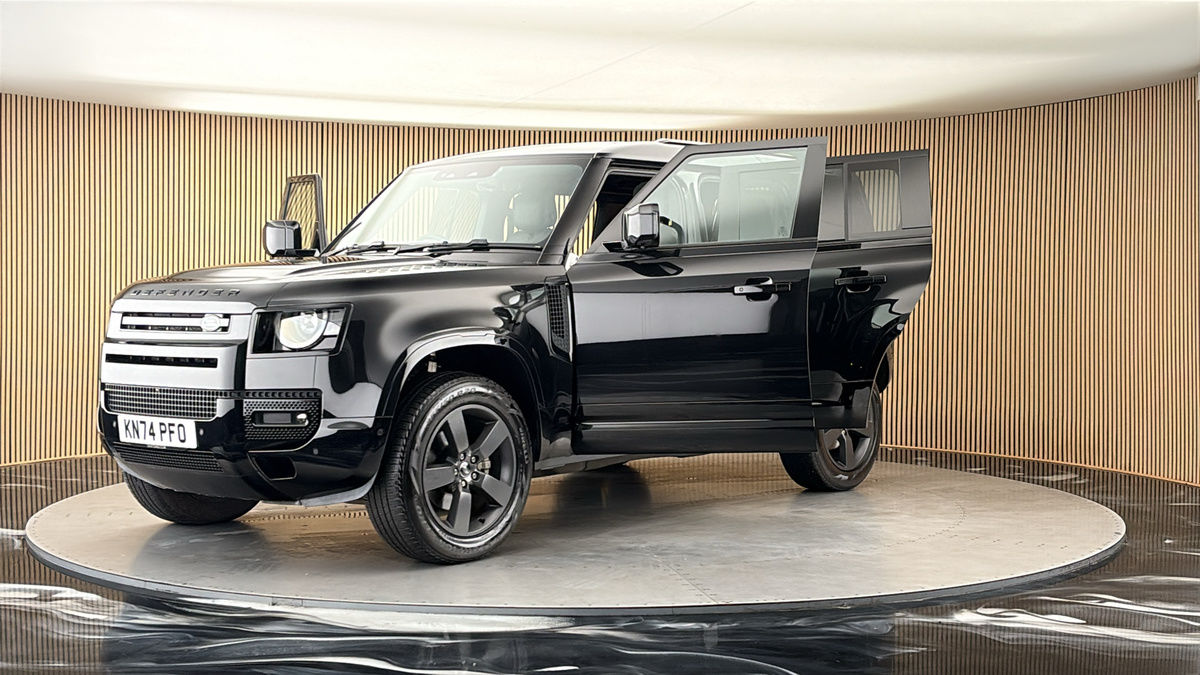 More views of Land Rover Defender 110