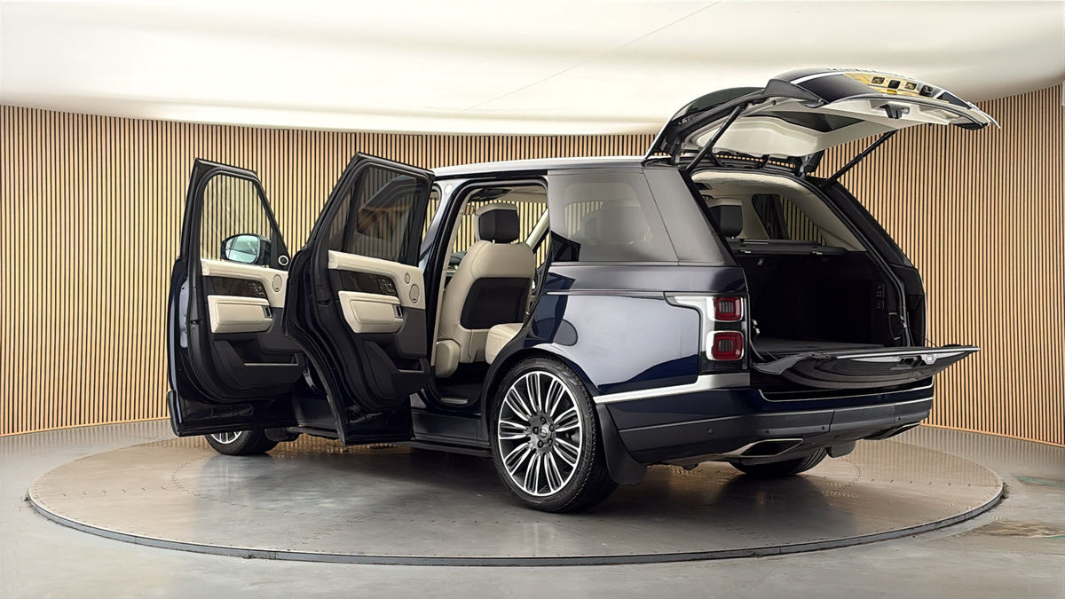 More views of Land Rover Range Rover