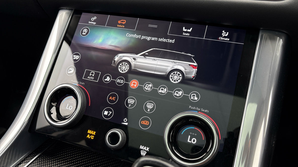 Land Rover Range Rover Sport Image 25