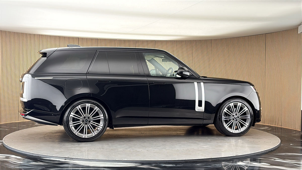 More views of Land Rover Range Rover