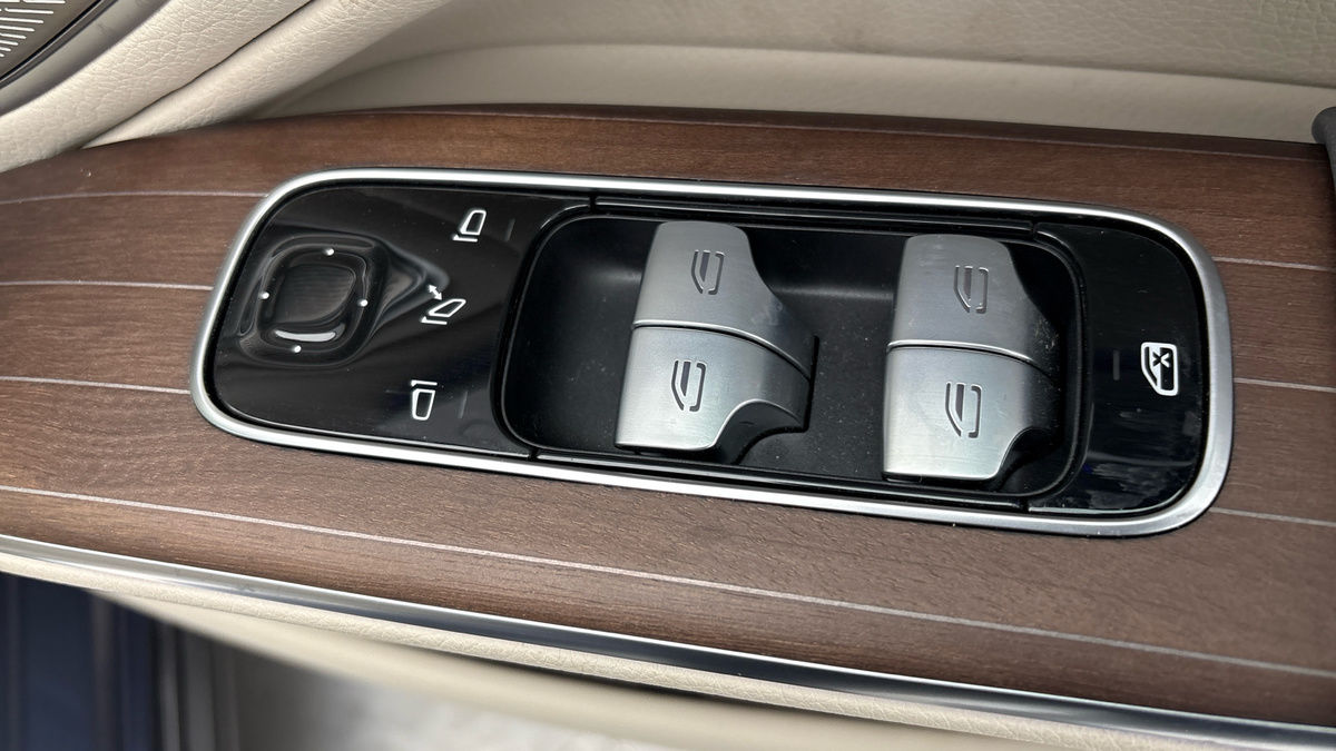Mercedes-Benz EQS Image 28