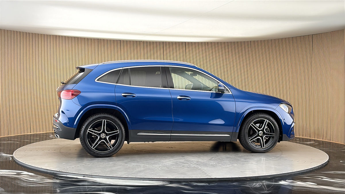 More views of Mercedes-Benz GLA