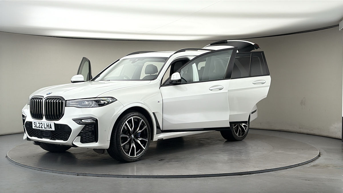 More views of BMW X7