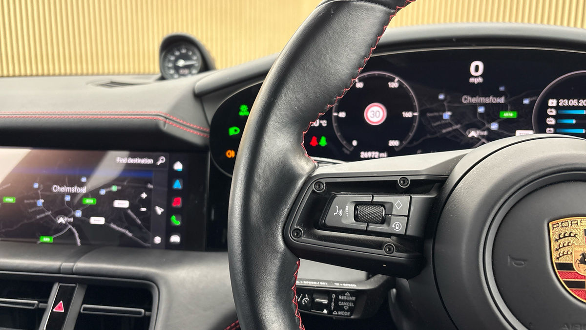 Porsche Taycan Image 13