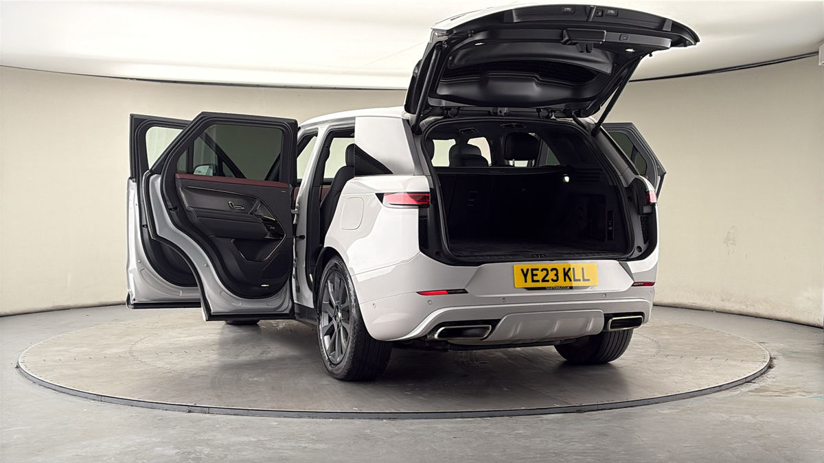 More views of Land Rover Range Rover Sport