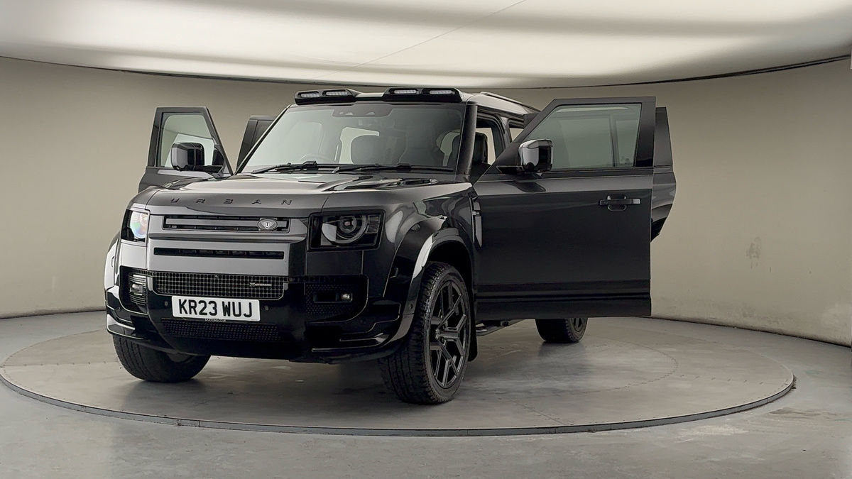 More views of Land Rover Defender 110