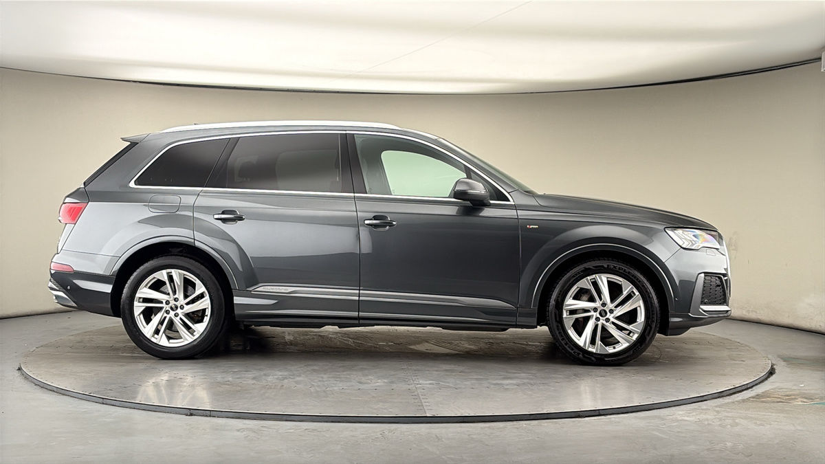 More views of Audi Q7