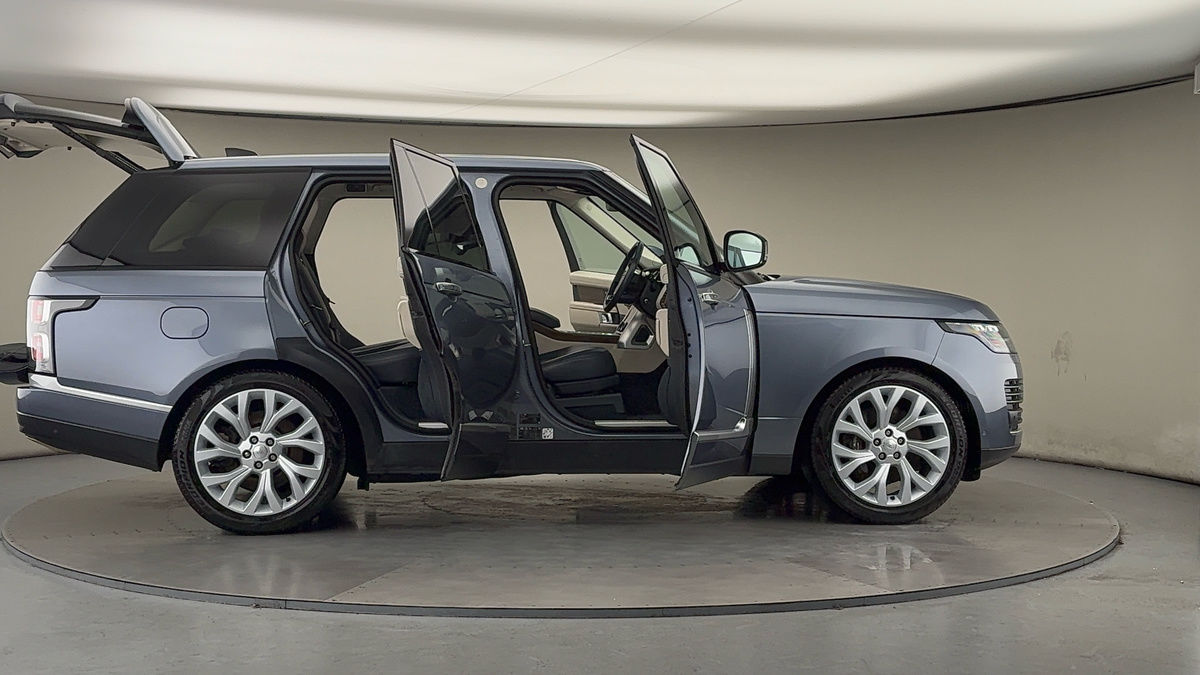 More views of Land Rover Range Rover