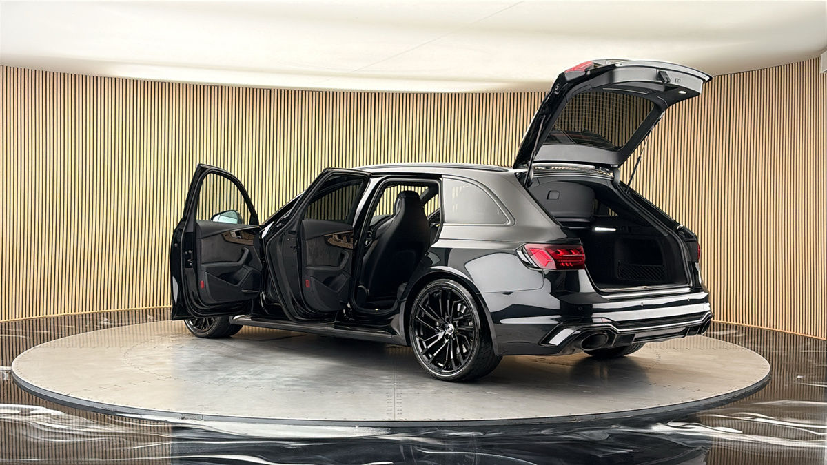 More views of Audi RS4 Avant
