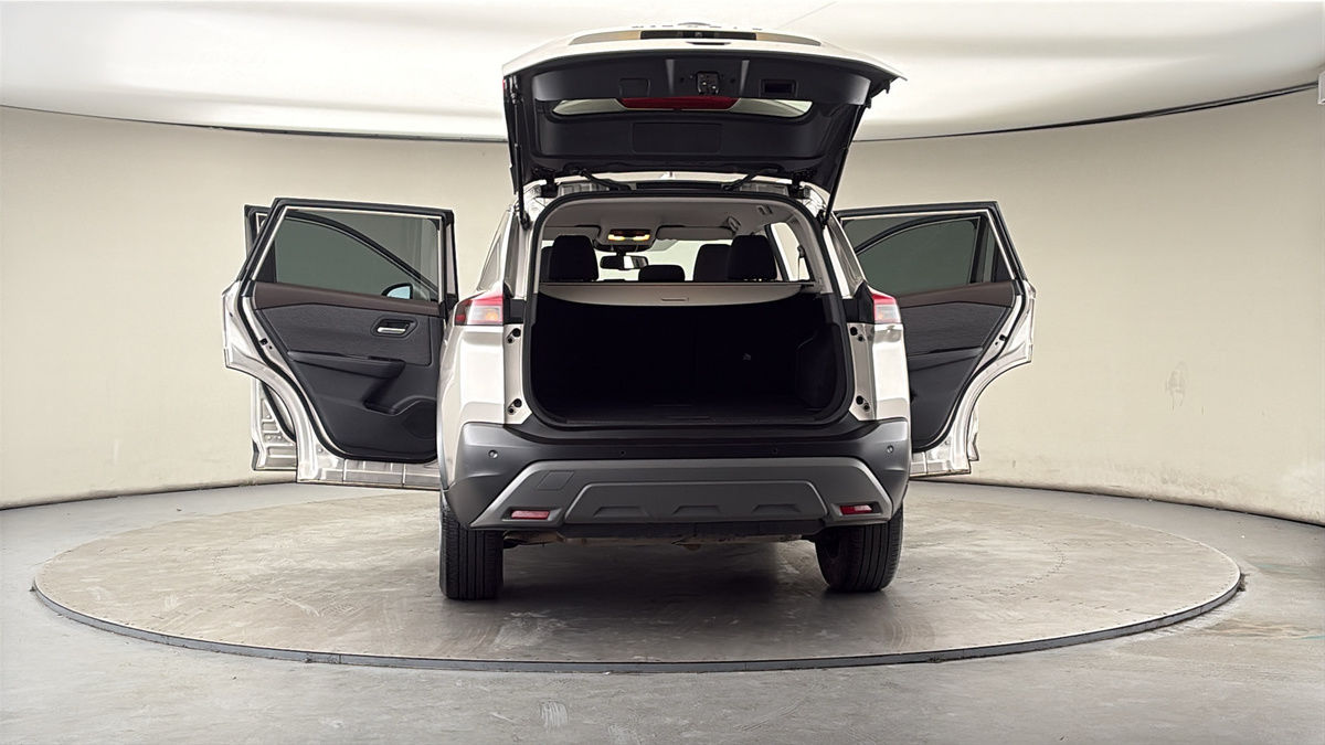 More views of Nissan X-Trail