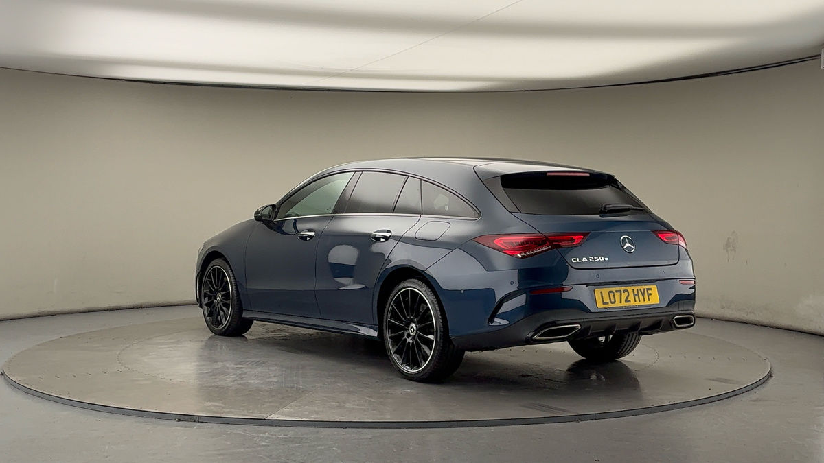 Mercedes-Benz CLA Image 2