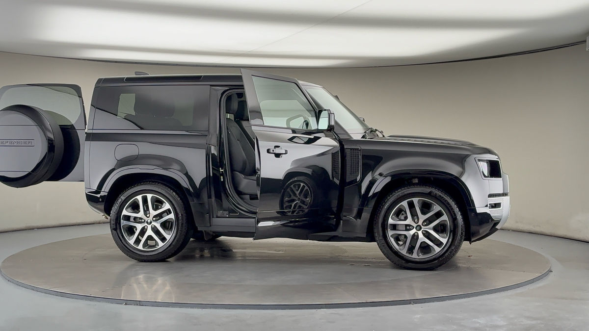 More views of Land Rover Defender 90