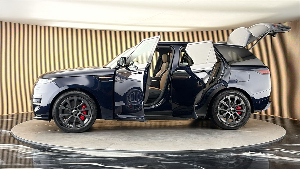 More views of Land Rover Range Rover Sport