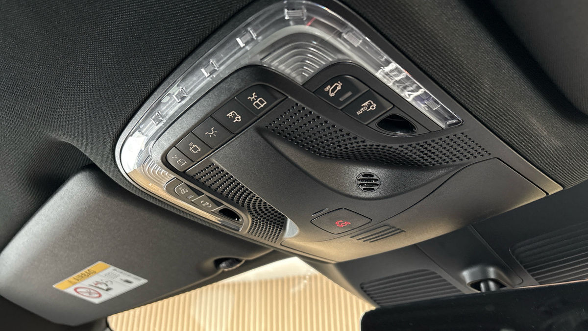 Mercedes-Benz V Class Image 32