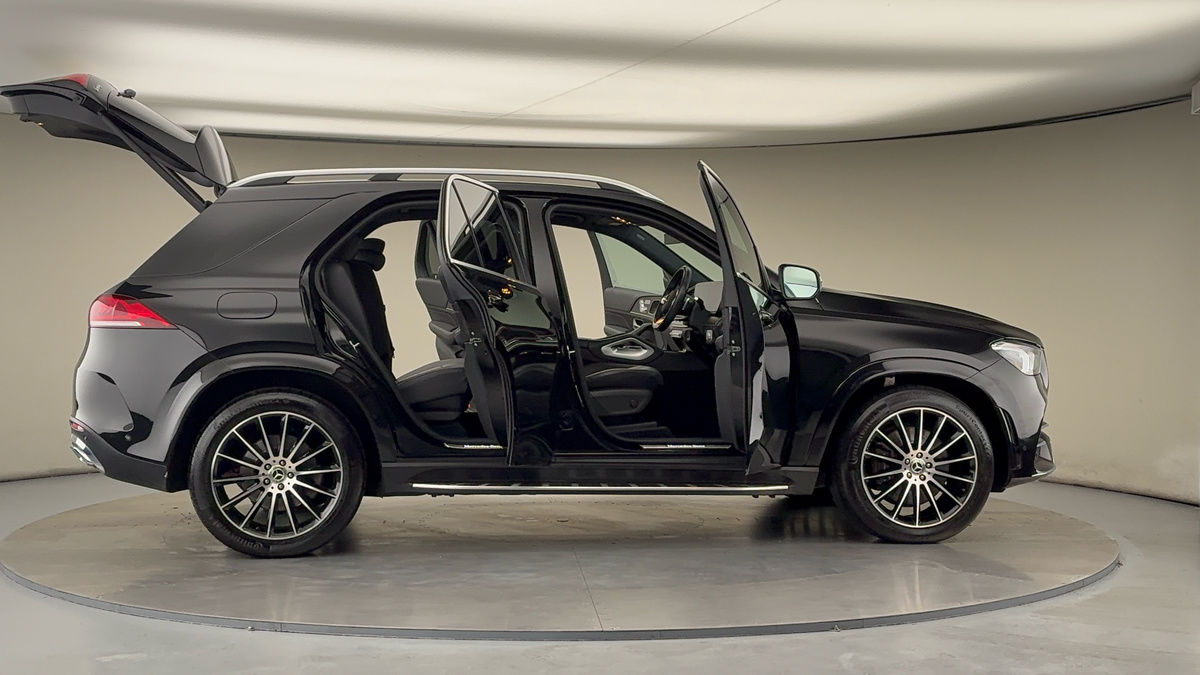 More views of Mercedes-Benz GLE