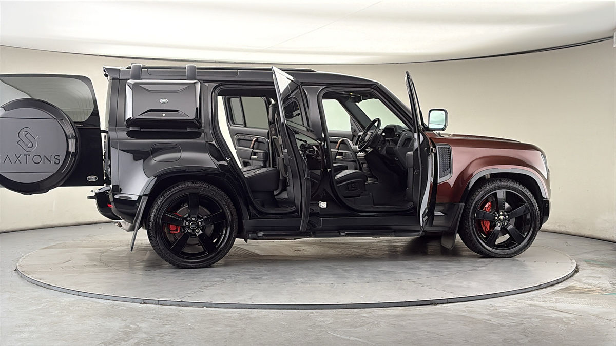 More views of Land Rover Defender 110