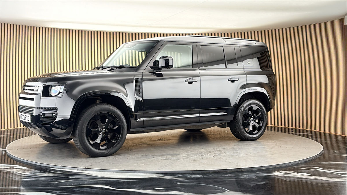 More views of Land Rover Defender 110