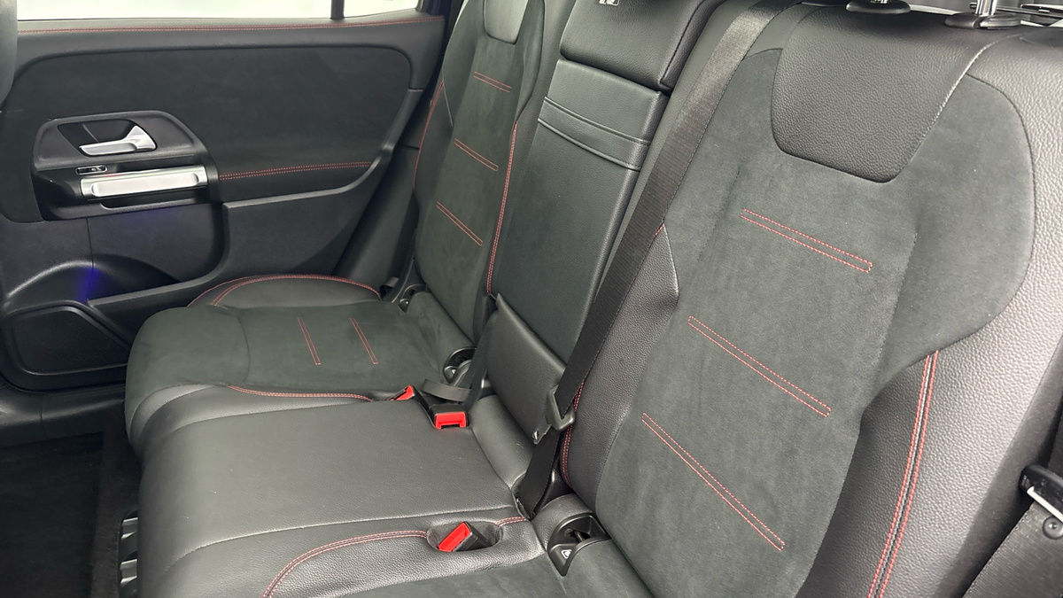 Mercedes-Benz GLB Image 8