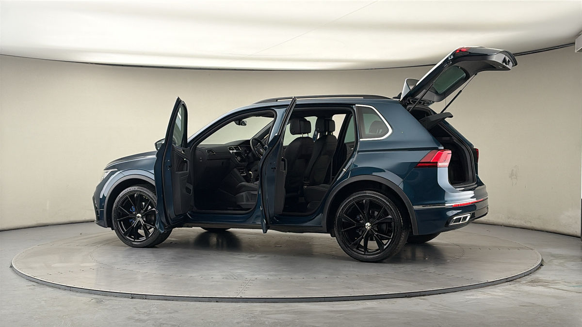 More views of Volkswagen Tiguan