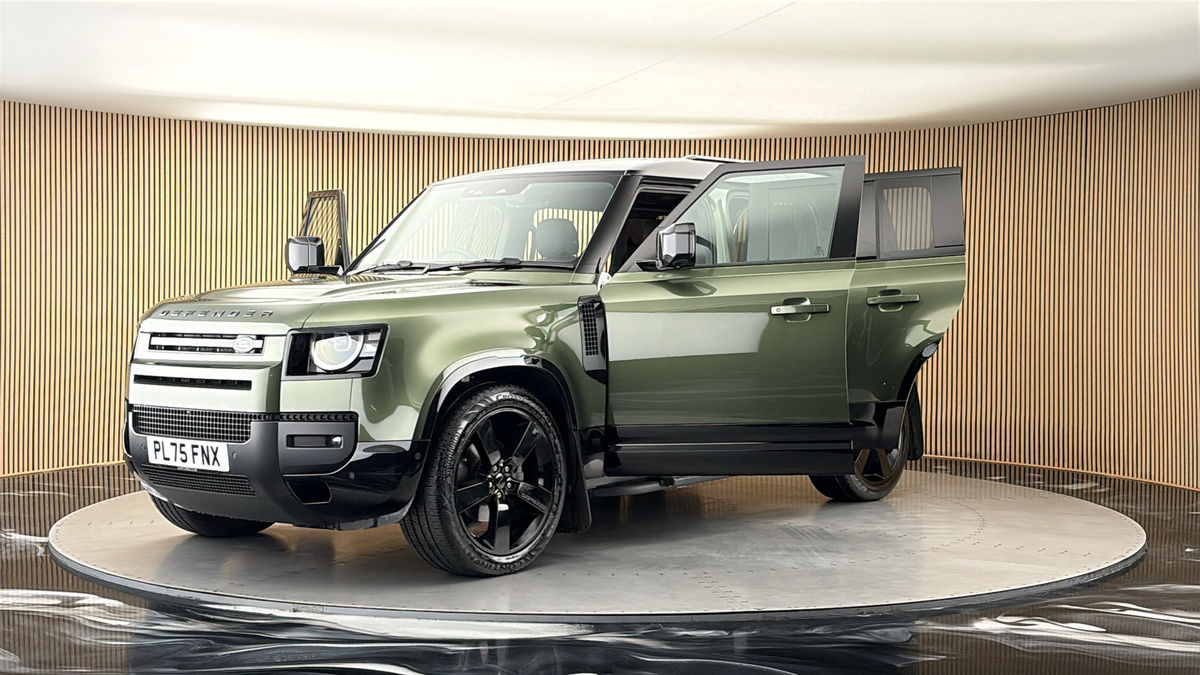 More views of Land Rover Defender 110