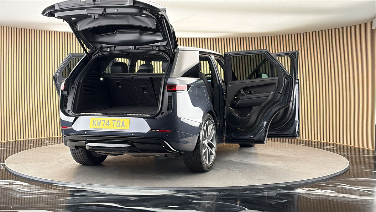 More views of Land Rover Range Rover Sport