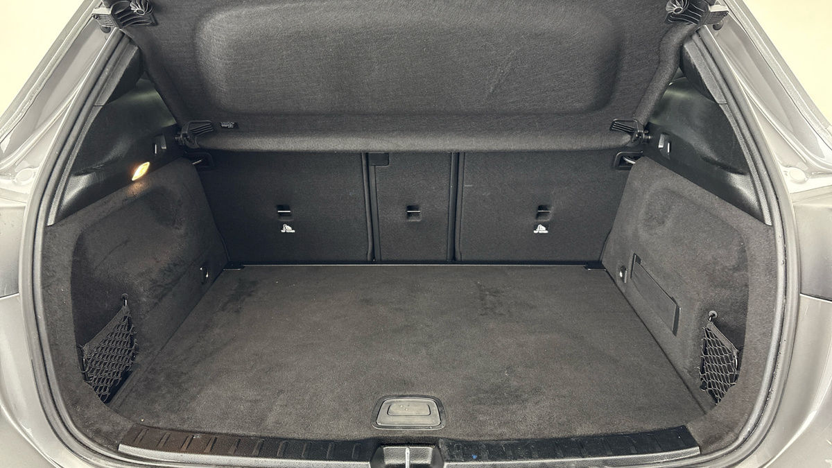 Mercedes-Benz GLA Image 11