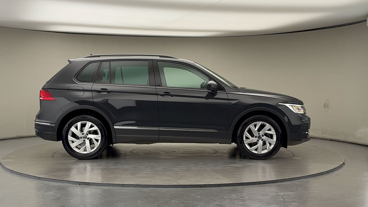 Volkswagen Tiguan Image 16