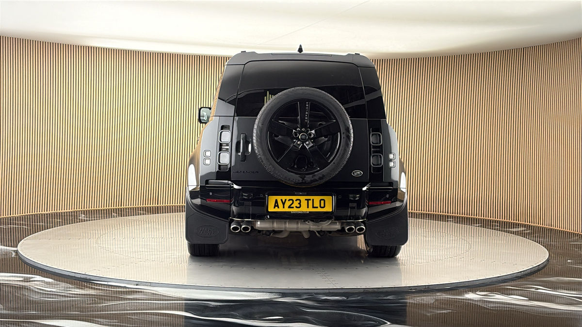 More views of Land Rover Defender 110