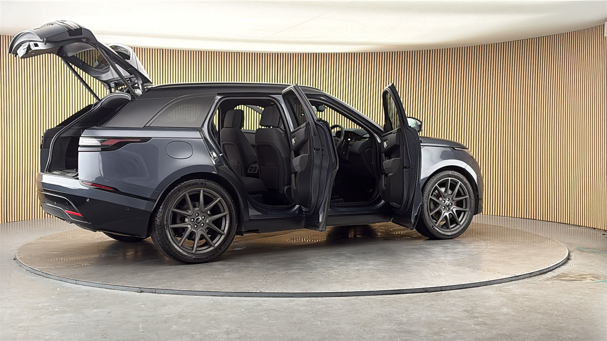 More views of Land Rover Range Rover Velar